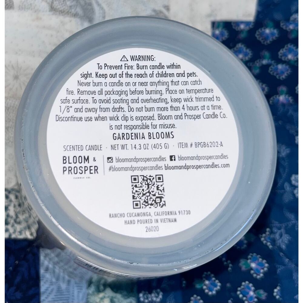 NEW! Bloom & Prosper Gardenia Blooms Candle 14.3 oz Butterfly Lid - Picture 5 of 5